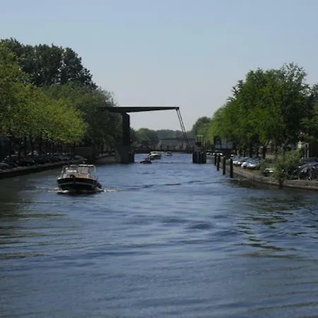 Luxurious Canal *